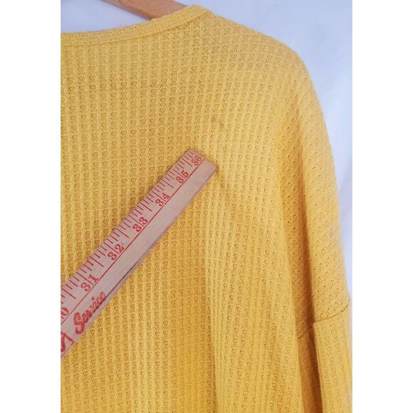 Daytrip Top L The Buckle BKE Yellow Waffle Knit Long Sleeve Thermal Womens Size - Picture 8 of 16
